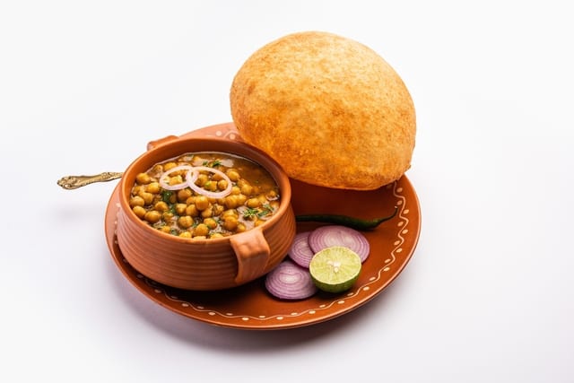 Chole Kulcha / Bhatura.